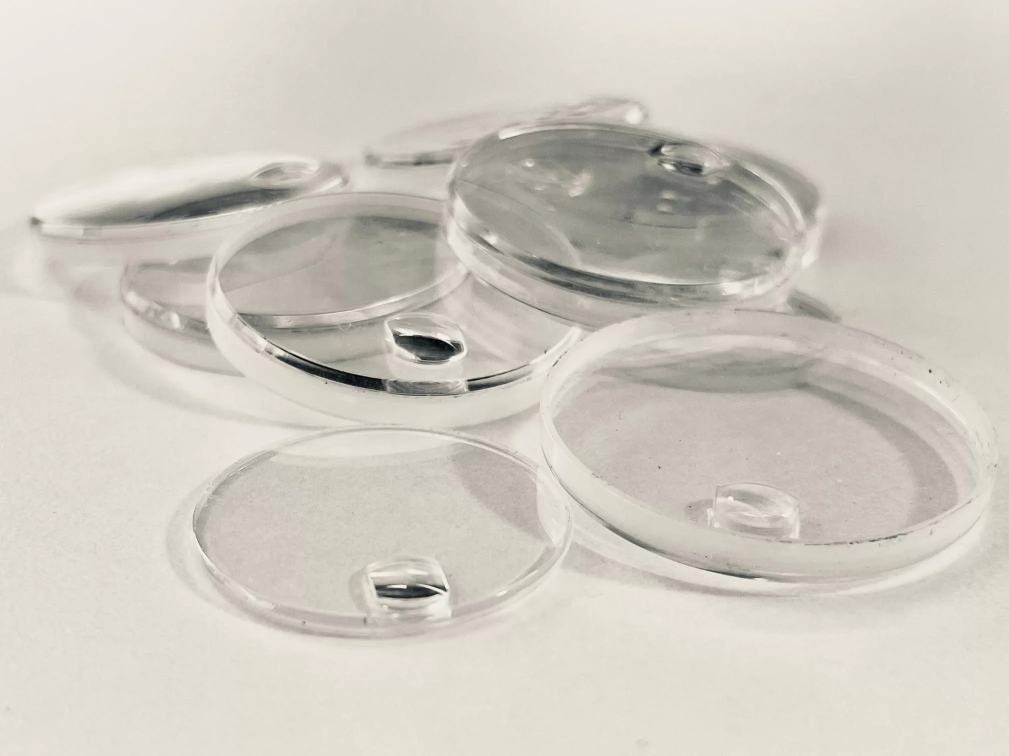 Wie erkennt man den Unterschied zwischen Saphirglas und Mineralglas